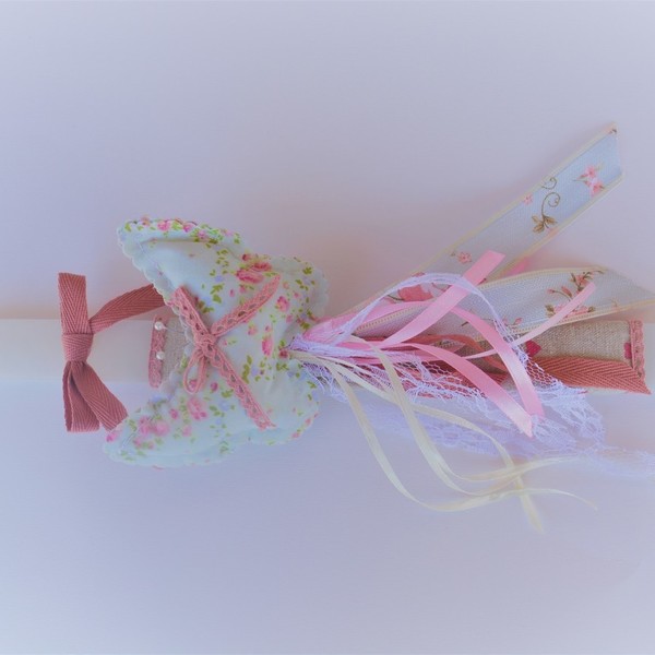 Λαμπάδα "Ρομαντική Πεταλουδίτα" + δώρο ευχητήρια Πασχαλιάτικη κάρτα - ύφασμα, κορίτσι, λαμπάδες, χειροποίητα, πεταλούδα, νονά, κερί