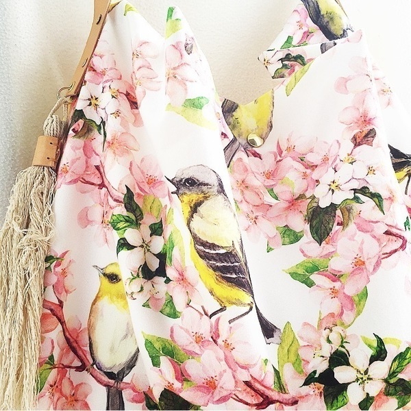 Καλοκαιρινή oversized τσάντα με χρωματιστά σχέδια με πουλάκια και λουλούδια - ύφασμα, καλοκαίρι, πουλάκια, λουλούδια, χιαστί, τσάντα, παραλία, θάλασσα, φλοράλ, απαραίτητα καλοκαιρινά αξεσουάρ - 4