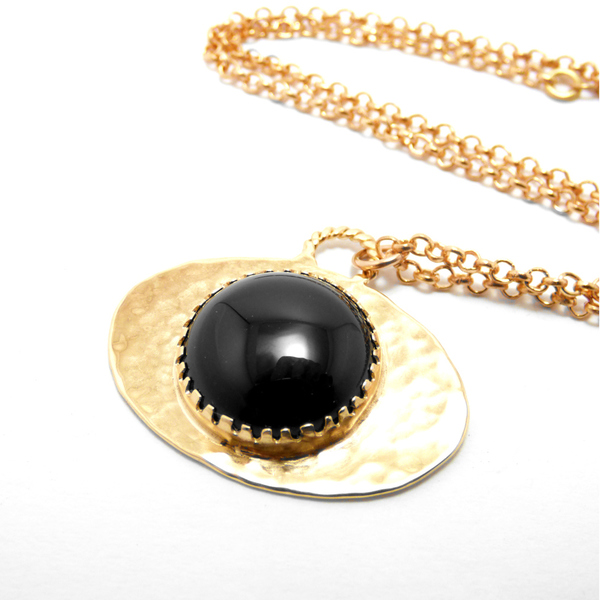 " Gold circle " - Χειροποίητο επίχρυσο μενταγιόν με Μαύρο Όνυχα! - ημιπολύτιμες πέτρες, ημιπολύτιμες πέτρες, αλυσίδες, chic, handmade, βραδυνά, fashion, vintage, κλασσικό, design, ιδιαίτερο, μοναδικό, μοντέρνο, γυναικεία, επιχρυσωμένα, επιχρυσωμένα, ορείχαλκος, sexy, ανοιξιάτικο, δώρο, όνυχας, donkey, χειροποίητα, σφυρήλατο, απαραίτητα καλοκαιρινά αξεσουάρ, must αξεσουάρ, κλασσικά, γυναίκα, unisex, unique, boho, ethnic