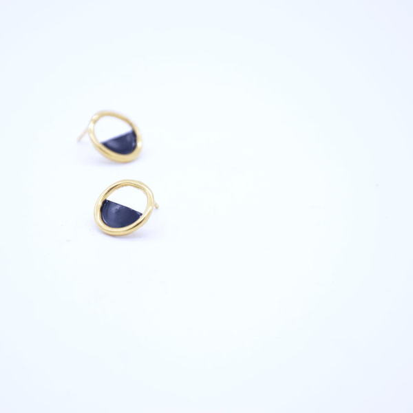 ''Little Blacks'' earrings / Γεωμετρικά σκουλαρίκια σε μαύρο χρώμα - ιδιαίτερο, μοναδικό, μοντέρνο, γυναικεία, επιχρυσωμένα, επιχρυσωμένα, σμάλτος, αλπακάς, δώρο, σκουλαρίκια, χειροποίητα, must αξεσουάρ, μαύρα, casual - 2