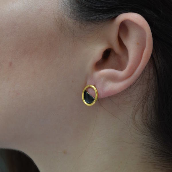 ''Little Blacks'' earrings / Γεωμετρικά σκουλαρίκια σε μαύρο χρώμα - ιδιαίτερο, μοναδικό, μοντέρνο, γυναικεία, επιχρυσωμένα, επιχρυσωμένα, σμάλτος, αλπακάς, δώρο, σκουλαρίκια, χειροποίητα, must αξεσουάρ, μαύρα, casual - 4