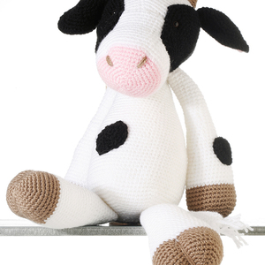Πλεκτό κουκλάκι αγελάδα- Carly the Cow - διακοσμητικό, παιχνίδι, ζωάκι, πολυεστέρας, κορίτσι, αγόρι, δώρο, crochet, δώρα για βάπτιση, λούτρινα, παιχνίδια, αρκουδάκι, γενέθλια, βρεφικά, για παιδιά