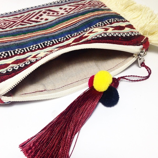 Τσαντάκι πορτοφόλι boho - ύφασμα, handmade, πορτοφολάκι, clutch, με φούντες, με φούντες, pom pom, pom pom, χειροποίητα, boho - 2