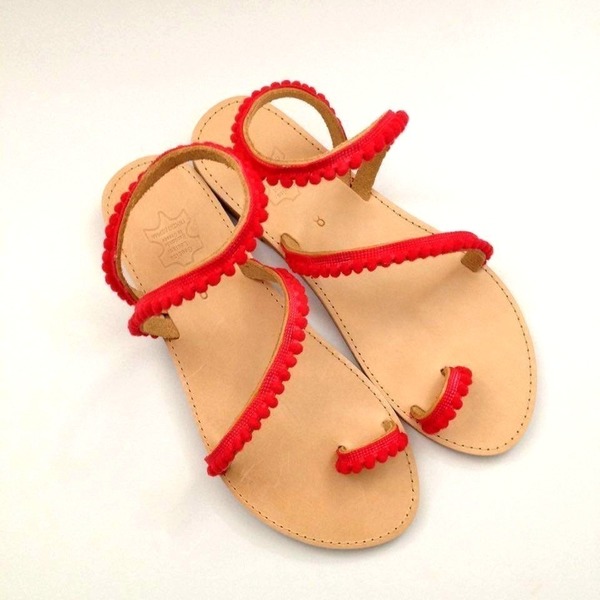 Pom pom strappy sandals - καλοκαιρινό, σανδάλι, pom pom, σανδάλια, minimal, μαύρα, φλατ - 2