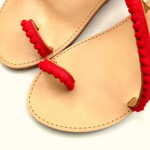 Pom pom strappy sandals - καλοκαιρινό, σανδάλι, pom pom, σανδάλια, minimal, μαύρα, φλατ - 3
