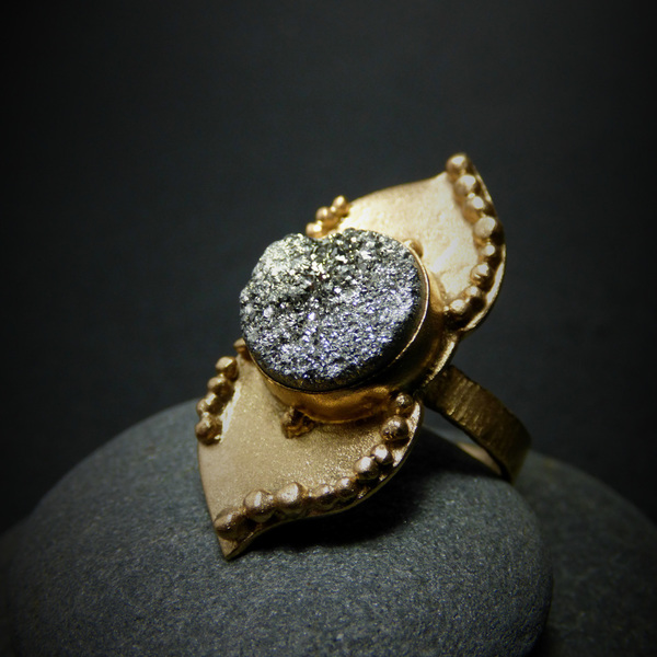 " Druzy Vicrorian Ring" - Χειροποίητο επίχρυσο δαχτυλίδι με Druzy Αχάτη! - statement, ημιπολύτιμες πέτρες, ημιπολύτιμες πέτρες, chic, handmade, βραδυνά, fashion, vintage, κλασσικό, design, ιδιαίτερο, μοναδικό, μοντέρνο, γυναικεία, επιχρυσωμένα, επιχρυσωμένα, ορείχαλκος, sexy, ανοιξιάτικο, σύρμα, donkey, gothic style, δαχτυλίδια, χειροποίητα, δώρα, romantic, απαραίτητα καλοκαιρινά αξεσουάρ, κλασσικά, γυναίκα, unisex, unique, αυξομειούμενα - 2
