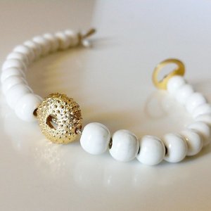 ECHINOS bracelet - ασήμι, charms, επιχρυσωμένα, κεραμικό, χάντρες, romantic, αχινός, σταθερά
