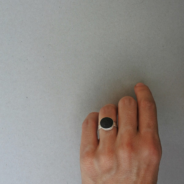 ○ Santorini I | δαχτυλίδι με πέτρα από τη Σαντορίνη, ασήμι 925 | ελληνικά νησιά - πέτρα, λάβα, ασήμι 925, χειροποίητα - 2