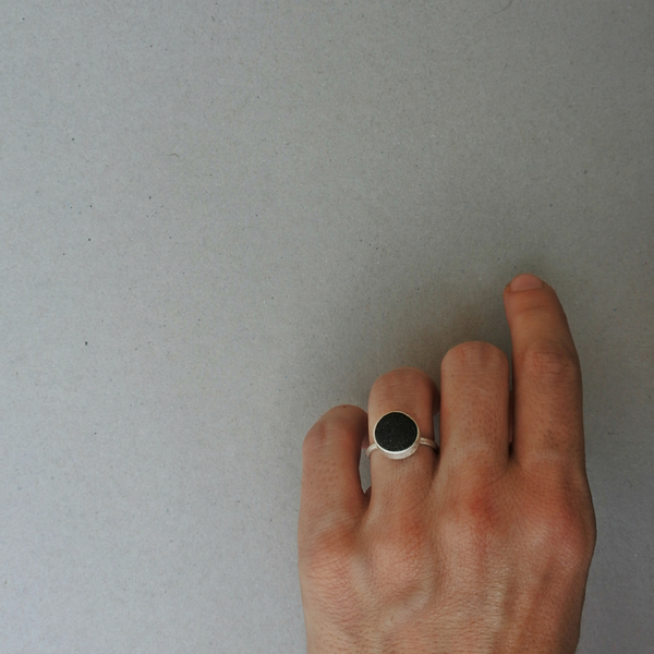 ○ Santorini VI δαχτυλίδι με πέτρα από τη Σαντορίνη, ασήμι 925 | ελληνικά νησιά - πέτρα, λάβα, ασήμι 925, χειροποίητα - 2
