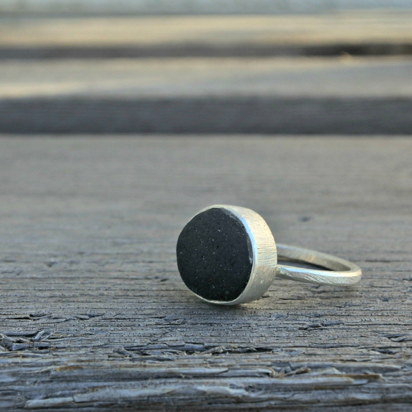 ○ Santorini VII | δαχτυλίδι με πέτρα από τη Σαντορίνη, ασήμι 925 | ελληνικά νησιά - πέτρα, λάβα, ασήμι 925, χειροποίητα