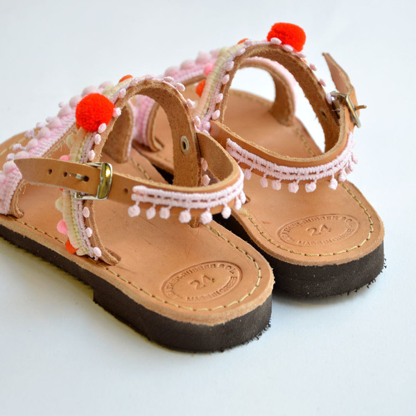 Baby Sandals Pom Poms Pink - κορίτσι, pom pom, pom pom, σανδάλια, χειροποίητα, αξεσουάρ, βαμβακερές κορδέλες, για παιδιά - 2