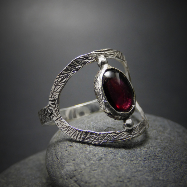 " Silver Granatum " - Χειροποίητο δαχτυλίδι από ασήμι 925 και Γρανάτη! - statement, ασήμι, ασήμι, ημιπολύτιμες πέτρες, ημιπολύτιμες πέτρες, βραδυνά, fashion, vintage, design, ιδιαίτερο, μοναδικό, μοντέρνο, γυναικεία, sexy, ασήμι 925, ασήμι 925, ανοιξιάτικο, donkey, χειροποίητα, romantic, απαραίτητα καλοκαιρινά αξεσουάρ, κλασσικά, γυναίκα, unisex, unique, boho, ethnic - 2