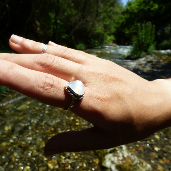 " Magical Moonstone " - Χειροποίητο δαχτυλίδι από ασήμι 925 με Φεγγαρόπετρα!!! - ασήμι, ασήμι, ημιπολύτιμες πέτρες, ημιπολύτιμες πέτρες, handmade, βραδυνά, fashion, vintage, design, ιδιαίτερο, μοναδικό, μοντέρνο, γυναικεία, sexy, ασήμι 925, ασήμι 925, φεγγάρι, φεγγάρι, donkey, δαχτυλίδι, χειροποίητα, romantic, γυναίκα, unisex, unique, boho, ethnic - 5