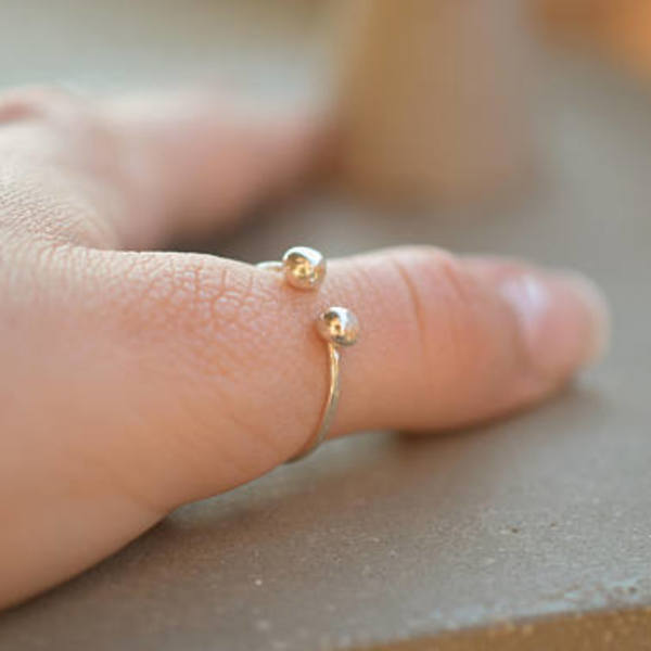 ανοιχτό ασημένιο δαχτυλίδι με σφαίρες, χειροποίητο δαχτυλίδι απο ασήμι 925 - ασήμι 925, minimal, βεράκια, μικρά