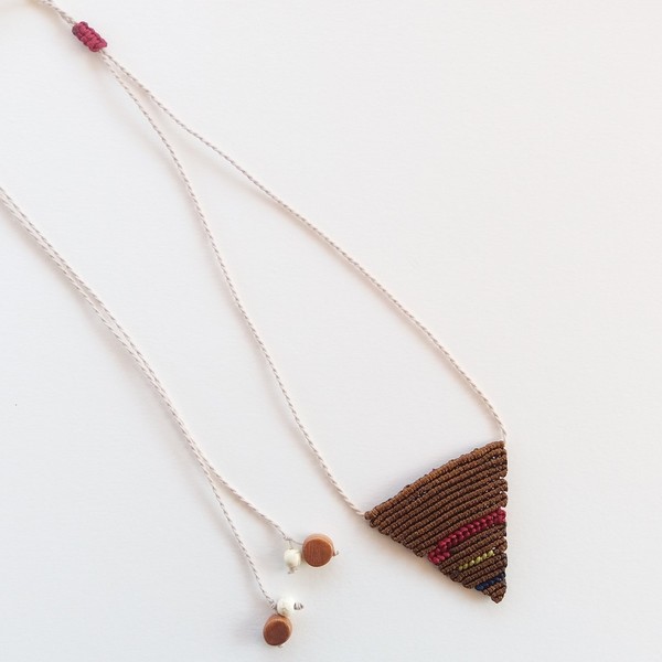 Triangle -- Macrame necklace - statement, chic, handmade, γυναικεία, χαολίτης, δώρο, μακραμέ, κορδόνια, χειροποίητα, χάντρες, boho, Black Friday