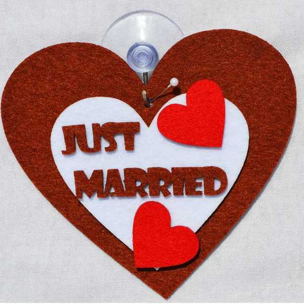 Just Married! - καρδιά, τσόχα, δώρο, δωράκι, για γάμο, ζευγάρια