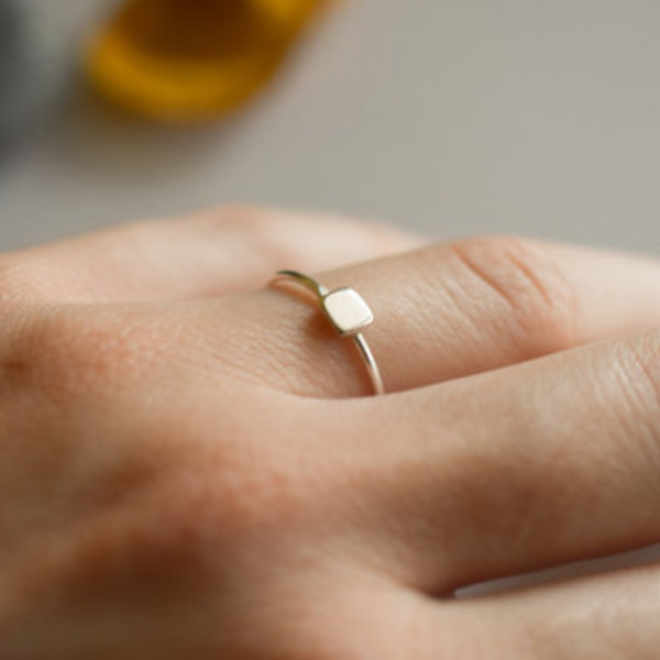 Skinny δαχτυλίδι με τετράγωνο σχήμα φτιαγμένο από ασήμι 925 - ασήμι 925, γεωμετρικά σχέδια, minimal, βεράκια, μικρά, rock