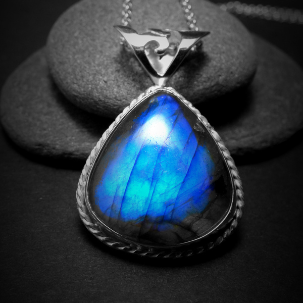 " Mystic blue Βird " - Χειροποίητο επάργυρο μενταγιόν με σκούρο Blue royal Λαβραδορίτη! - ημιπολύτιμες πέτρες, ημιπολύτιμες πέτρες, αλυσίδες, αλυσίδες, chic, handmade, βραδυνά, fashion, vintage, design, ιδιαίτερο, μοναδικό, γυναικεία, sexy, επάργυρα, επάργυρα, donkey, χειροποίητα, romantic, πριγκίπισσα, must αξεσουάρ, κλασσικά, γυναίκα, unique, ethnic, αρχαιοελληνικό, κρεμαστά, έλληνες σχεδιαστές - 2