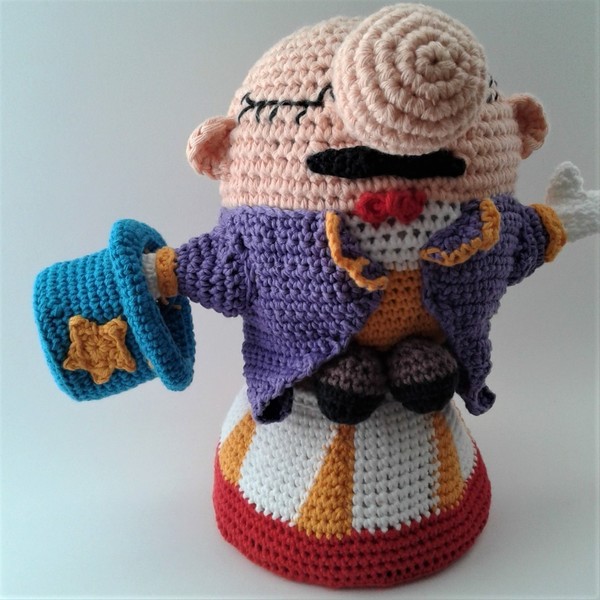 Πλεκτή κούκλα - Loyal, the Circus Master amigurumi - βαμβάκι, νήμα, παιχνίδι, crochet, δώρα για βάπτιση, λούτρινα, βαμβακερό νήμα, amigurumi, κούκλες - 2