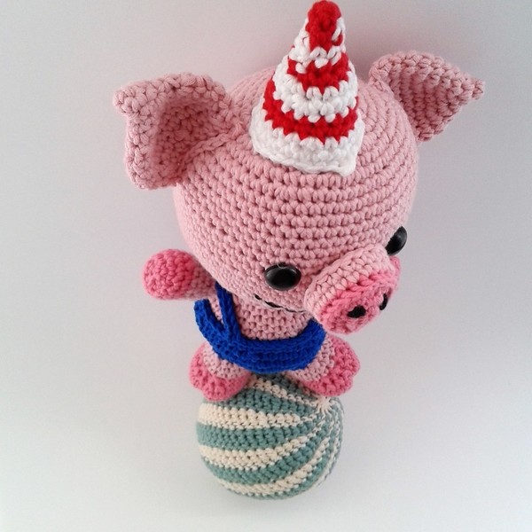 Πλεκτή κούκλα Γουρουνάκι Τσίρκου - Hubert the Circus Pig - πλεκτό, παιχνίδι, κορίτσι, crochet, βαμβακερό νήμα, πλεκτή, amigurumi, κούκλες - 3