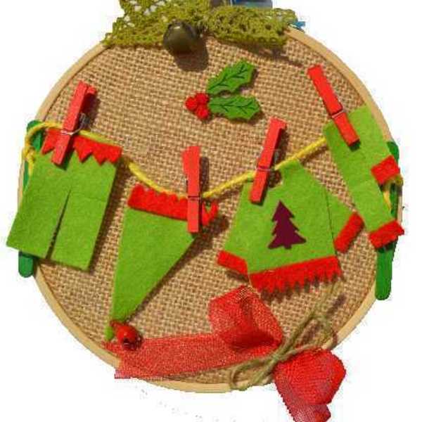 Ιδιαίτερο στολίδι Χριστουγέννων | Η μπουγάδα των Ξωτικών! - διακοσμητικό, ξύλο, τσόχα, χειροποίητα, δωράκι, χριστουγεννιάτικο, τελάρα κεντήματος, διακοσμητικά, στολίδια, μπάλες