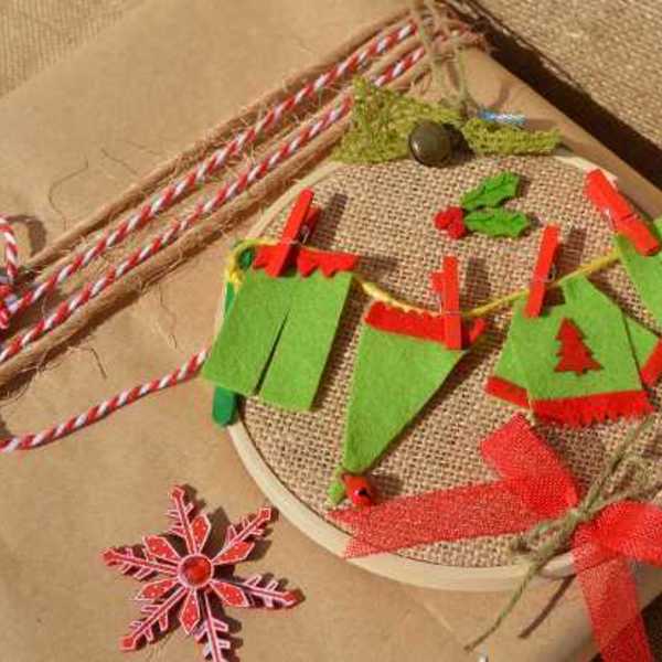 Ιδιαίτερο στολίδι Χριστουγέννων | Η μπουγάδα των Ξωτικών! - διακοσμητικό, ξύλο, τσόχα, χειροποίητα, δωράκι, χριστουγεννιάτικο, τελάρα κεντήματος, διακοσμητικά, στολίδια, μπάλες - 2