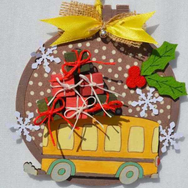 Το λεωφορείο των Χριστουγέννων | Πρωτότυπο στολίδι |Μοναδική δημιουργία - ύφασμα, ξύλο, στολίδι, δωράκι, χριστουγεννιάτικο, τελάρα κεντήματος, διακοσμητικά, στολίδια