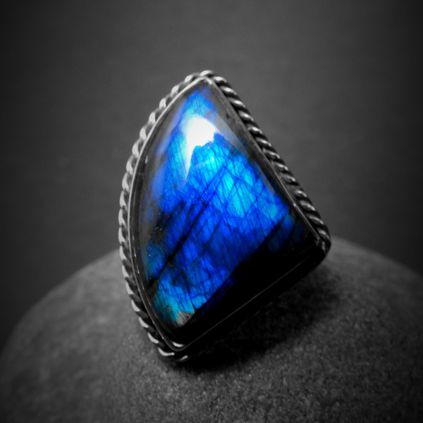 " SIlver Blue Labradorite " - Χειροποίητο ασημένιο δαχτυλίδι με Λαβραδορίτη! - statement, ασήμι, ασήμι, ημιπολύτιμες πέτρες, ημιπολύτιμες πέτρες, handmade, fashion, vintage, κλασσικό, design, ιδιαίτερο, μοναδικό, μοντέρνο, γυναικεία, sexy, ασήμι 925, ασήμι 925, donkey, χειροποίητα, romantic, must αξεσουάρ, κλασσικά, γυναίκα, unique, boho, έλληνες σχεδιαστές - 2