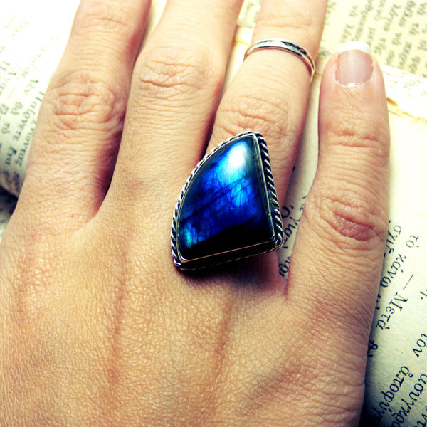 " SIlver Blue Labradorite " - Χειροποίητο ασημένιο δαχτυλίδι με Λαβραδορίτη! - statement, ασήμι, ασήμι, ημιπολύτιμες πέτρες, ημιπολύτιμες πέτρες, handmade, fashion, vintage, κλασσικό, design, ιδιαίτερο, μοναδικό, μοντέρνο, γυναικεία, sexy, ασήμι 925, ασήμι 925, donkey, χειροποίητα, romantic, must αξεσουάρ, κλασσικά, γυναίκα, unique, boho, έλληνες σχεδιαστές - 5