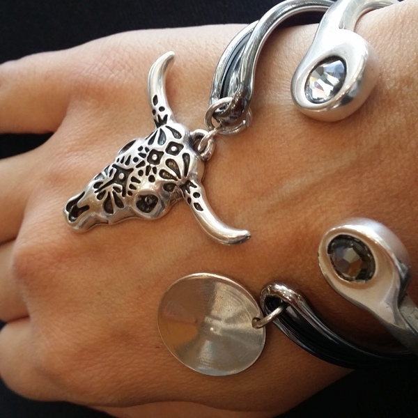 Black bracelet - statement, φλουρί, fashion jewelry - 3