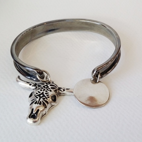 Black bracelet - statement, φλουρί, fashion jewelry - 4