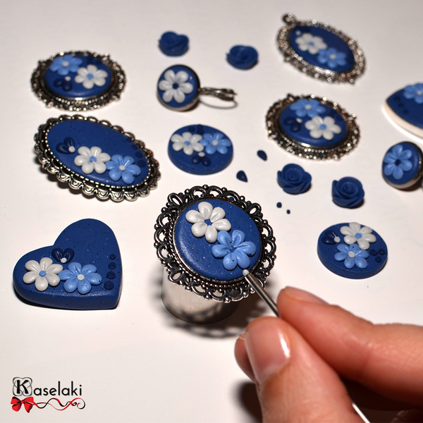 Ρομαντικό αυξομειούμενο βίνταζ δαχτυλίδι σε μπλε αποχρώσεις - vintage, λουλούδια, πηλός, δαχτυλίδι, χειροποίητα, φλοράλ, romantic, λουλουδάτο, αυξομειούμενα - 4