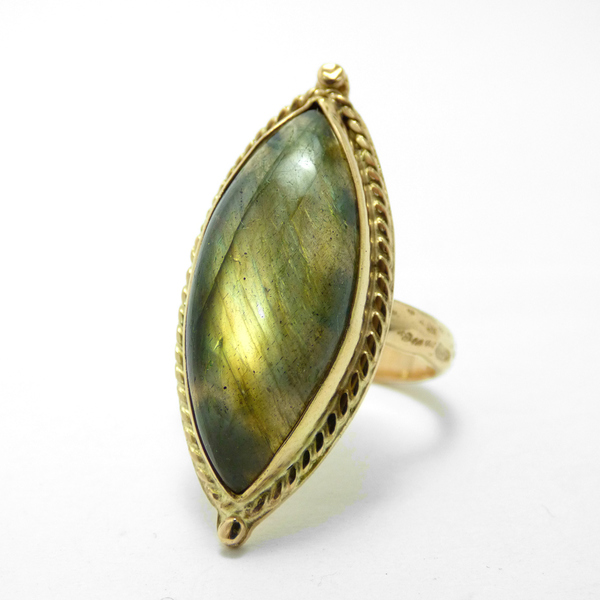 "Magic Gold Labradorite" - Χειροποίητο δαχτυλίδι επίχρυσο με Λαβραδορίτη σε σχήμα Μαρκίσιο. - ημιπολύτιμες πέτρες, ημιπολύτιμες πέτρες, βραδυνά, fashion, vintage, design, ιδιαίτερο, μοναδικό, μοντέρνο, γυναικεία, επιχρυσωμένα, επιχρυσωμένα, sexy, donkey, χειροποίητα, romantic, πριγκίπισσα, must αξεσουάρ, γυναίκα, unique, ethnic, έλληνες σχεδιαστές, fashion jewelry