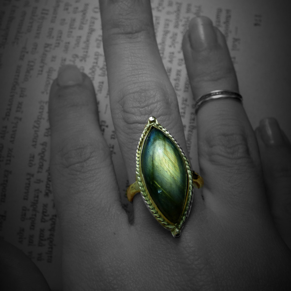 "Magic Gold Labradorite" - Χειροποίητο δαχτυλίδι επίχρυσο με Λαβραδορίτη σε σχήμα Μαρκίσιο. - ημιπολύτιμες πέτρες, ημιπολύτιμες πέτρες, βραδυνά, fashion, vintage, design, ιδιαίτερο, μοναδικό, μοντέρνο, γυναικεία, επιχρυσωμένα, επιχρυσωμένα, sexy, donkey, χειροποίητα, romantic, πριγκίπισσα, must αξεσουάρ, γυναίκα, unique, ethnic, έλληνες σχεδιαστές, fashion jewelry - 5