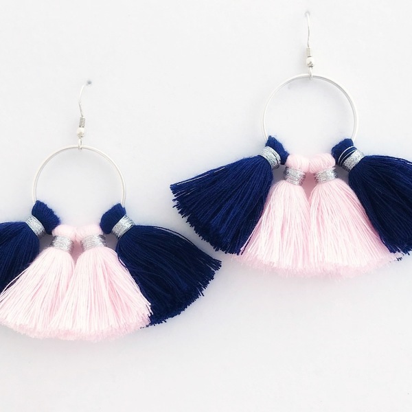 Σκουλαρίκια ροζ και μπλε φούντεσ - μοντέρνο, δώρο, με φούντες, σκουλαρίκια, γενέθλια, μεταλλικά στοιχεία - 2