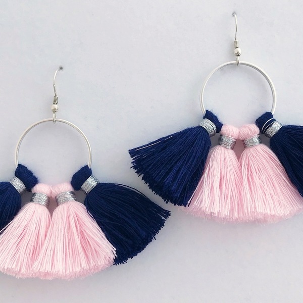 Σκουλαρίκια ροζ και μπλε φούντεσ - μοντέρνο, δώρο, με φούντες, σκουλαρίκια, γενέθλια, μεταλλικά στοιχεία - 3