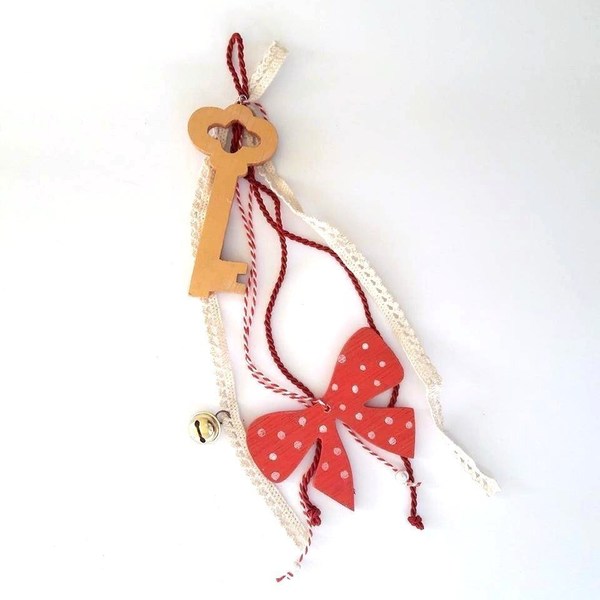Γούρι κλειδί & φιόγκος! - φιόγκος, ξύλο, δαντέλα, δαντέλα, ζωγραφισμένα στο χέρι, μοναδικό, γούρι, κλειδί, αγάπη, κορδόνια, κορδόνια, χειροποίητα, personalised, πέρλες, χριστουγεννιάτικα δώρα - 3