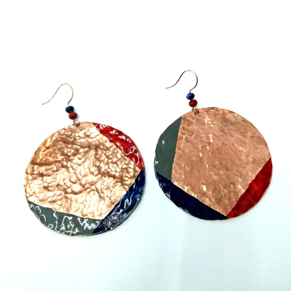 Copper hammered earrings - μοναδικό, ορείχαλκος, κρύσταλλα, χαλκός, σφυρήλατο, σμαλτο