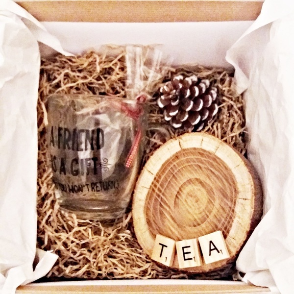 ΝΕW!!!Christmas Gift Box "A Friend..." - γυαλί, ζωγραφισμένα στο χέρι, χειροποίητα, δωράκι, χριστουγεννιάτικο, unique, gift idea, δώρα για άντρες, χριστουγεννιάτικα δώρα, πρωτότυπα δώρα, δώρα για γυναίκες
