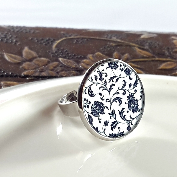 Floral black & white | Vintage ring - statement, vintage, γυαλί, γυαλί, δαχτυλίδι, φλοράλ, αυξομειούμενα, φθηνά