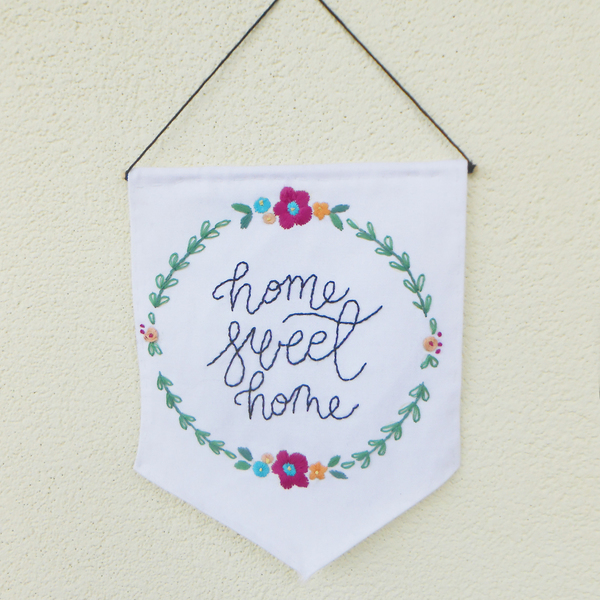 Banner home sweet home - ύφασμα, ύφασμα, κεντητά, διακοσμητικό, λουλούδια, τοίχου, κορδόνια, κρεμαστά