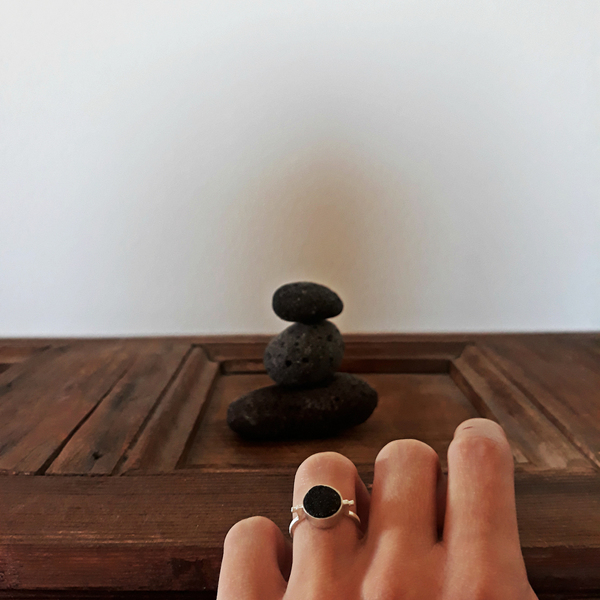 Santorini III | δαχτυλίδι με πέτρα από τη Σαντορίνη, ασήμι 925 | ελληνικά νησιά - ασήμι, μοναδικό, πέτρα, καλοκαίρι, λάβα, ασήμι 925, ασήμι 925, δαχτυλίδι - 2