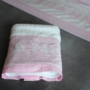 Πετσέτα με ροζ λαχούρια - κορίτσι, πετσέτα, δώρα για βάπτιση, personalised, δώρο για νεογέννητο, πετσέτες - 3