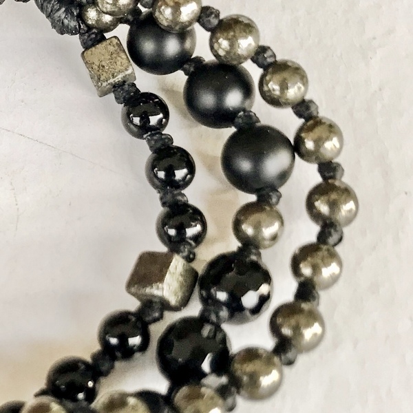 Gold Pyrite & Black Onyx Bracelet - ημιπολύτιμες πέτρες, μοναδικό, όνυχας, χειροποίητα, boho, ευκολοφόρετο - 4