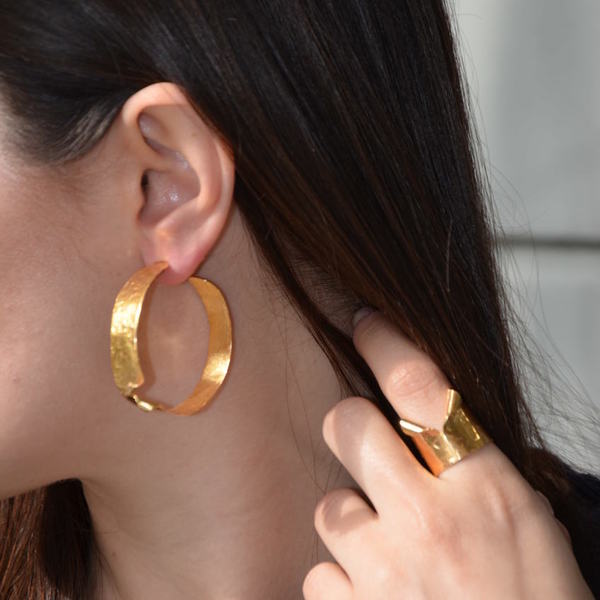 "Scratch" hoop earrings - μοντέρνο, επιχρυσωμένα, ασήμι 925, χαλκός, χειροποίητα, κρίκοι, σφυρήλατο, επιχρύσωση 14κ - 5