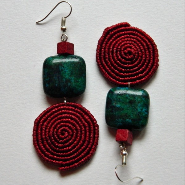 Round -- Macrame earrings - statement, ημιπολύτιμες πέτρες, ημιπολύτιμες πέτρες, μοντέρνο, μακραμέ, κορδόνια, γεωμετρικά σχέδια, χειροποίητα, boho, ethnic, κρεμαστά
