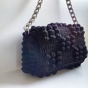 Πλεκτή μαύρη λούρεξ τσάντα bubble - αλυσίδες, chic, χιαστί, crochet, πλεκτές τσάντες, μικρές