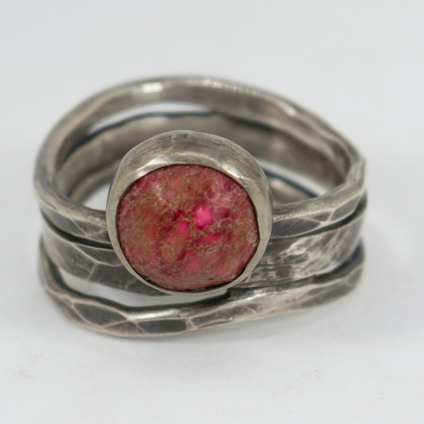 Ασημένιο τριπλό δαχτυλίδι με Ίασπις(rose-red regalite Jasper) - statement, ασήμι, ημιπολύτιμες πέτρες, βραδυνά, vintage, μοντέρνο, πέτρα, ασήμι 925, χειροποίητα, romantic, minimal, ethnic, μεγάλα