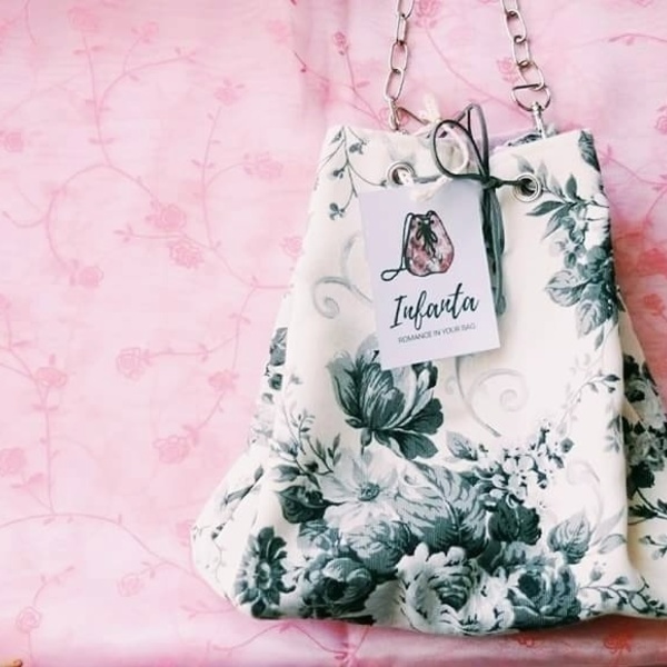 Τσάντα πουγκάκι με φλοράλ ασπρόμαυρο μοτίβο - ύφασμα, βαμβάκι, αλυσίδες, πουγκί, πουγκί, χιαστί, φλοράλ, romantic, φθηνές - 2