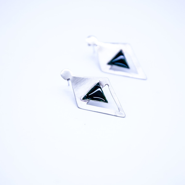 ''Triangle'' stud earrings - statement, ασήμι, μοντέρνο, σμάλτος, αλπακάς, γεωμετρικά σχέδια, minimal, unisex, rock, κρεμαστά - 2